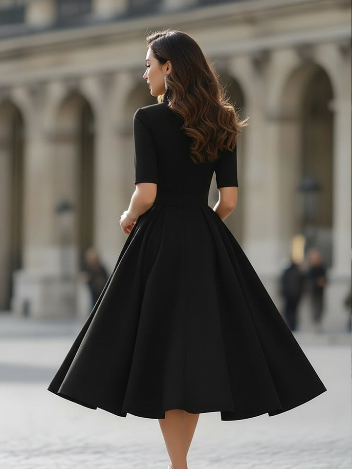Rochie midi elegantă în formă de A cu decolteu în V