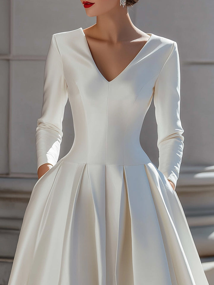 Rochie elegantă din satin, midi, cu decolteu în V și pliuri