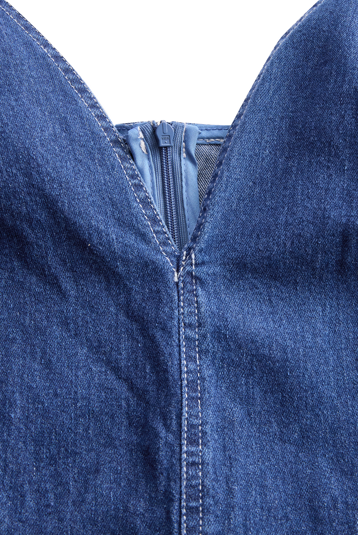 Rochie midi din denim, de culoare albastru închis, fără mâneci
