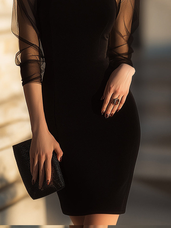 Rochie cocktail cu mâneci transparente și decolteu înalt