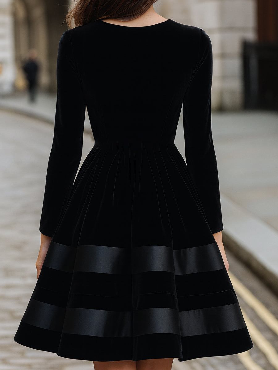 Rochie Neagră Fit-and-Flare cu Bretele din Catifea