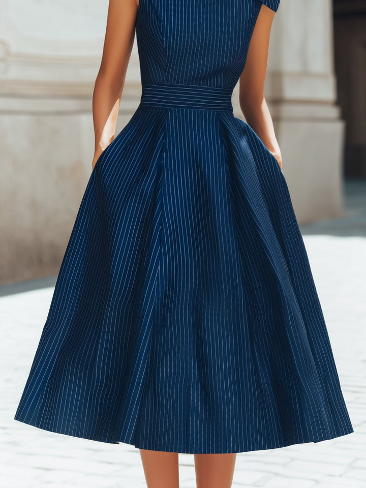 Rochie midi în dungi, în linie A, cu fundă la umăr