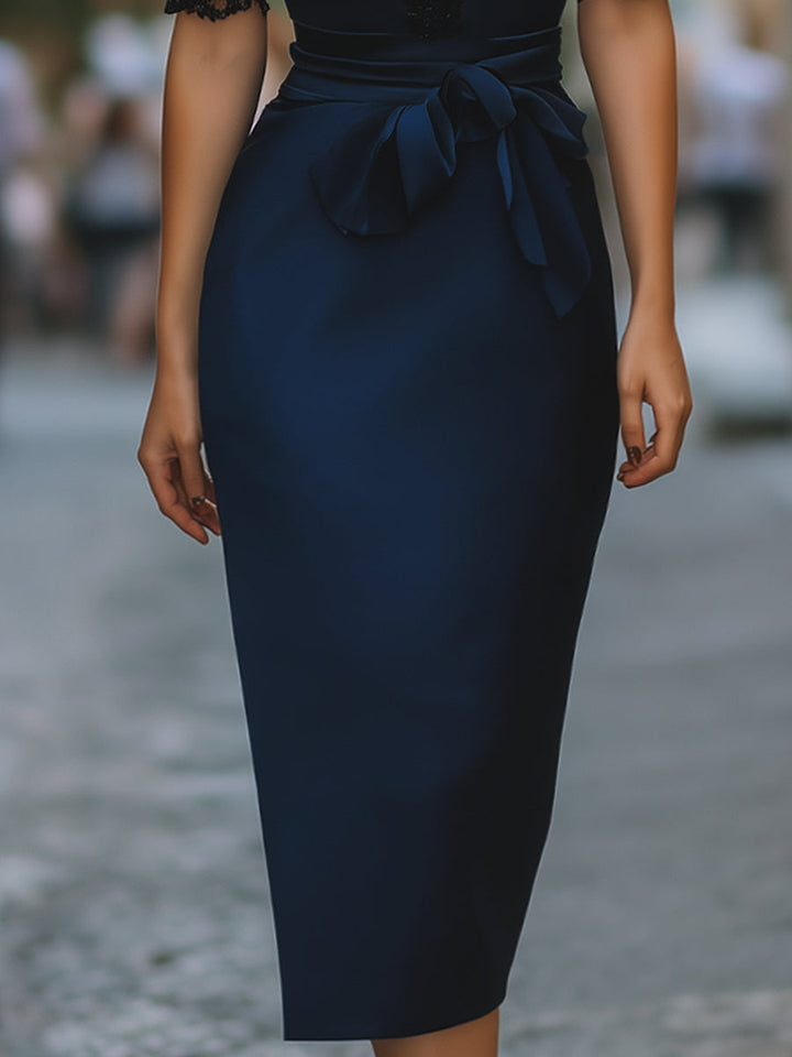 Rochie midi elegantă cu dantelă și curea
