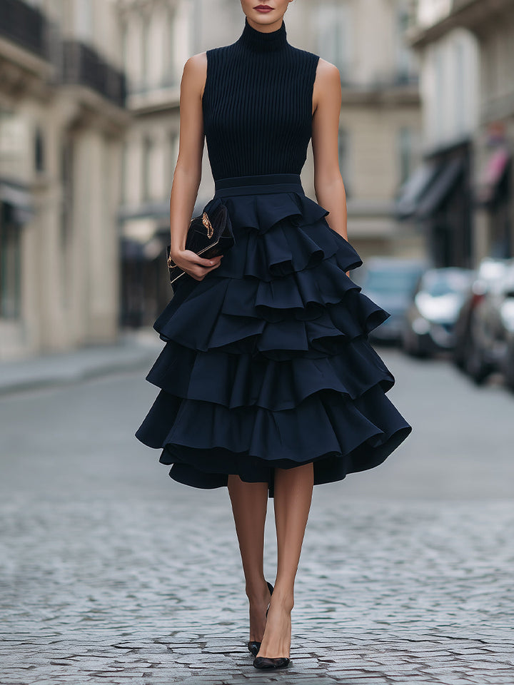 Rochie midi fără mâneci, cu gât înalt și volane