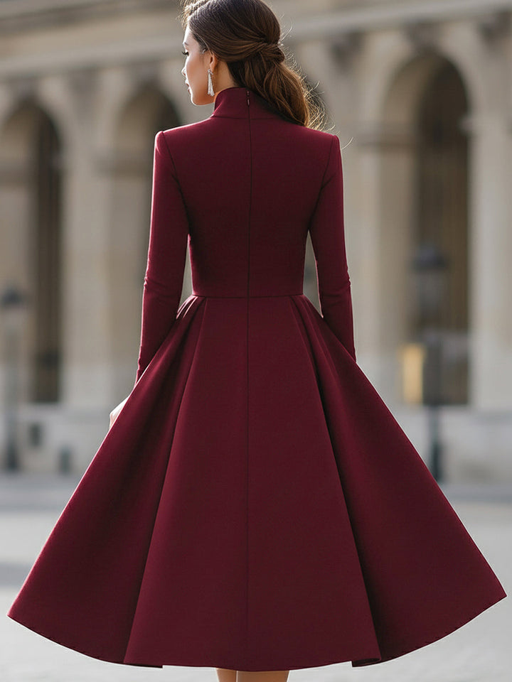 Rochie midi burgundy cu decolteu în V și fustă amplă