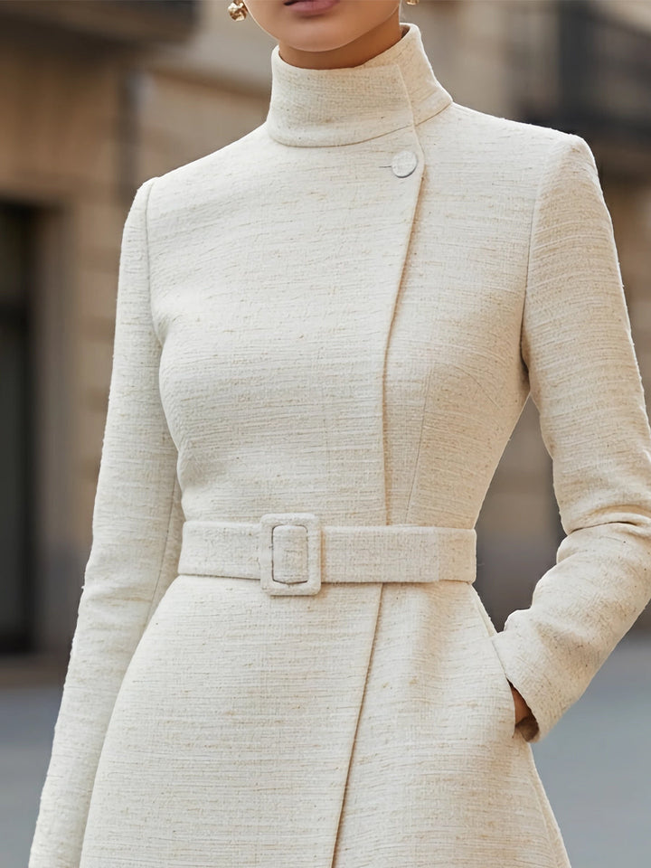 Rochie elegantă din lână cu guler înalt și curea