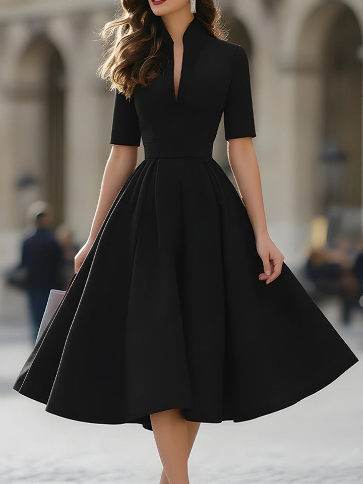 Rochie midi elegantă în formă de A cu decolteu în V