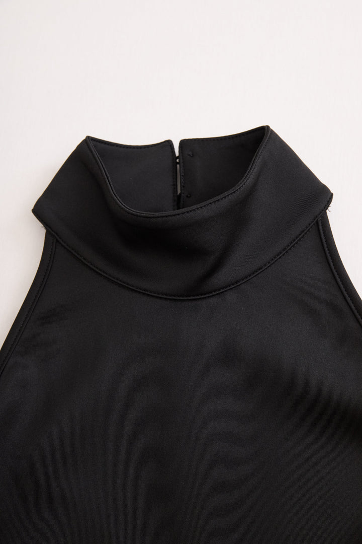 Rochie midi elegantă alb-negru, cu guler înalt