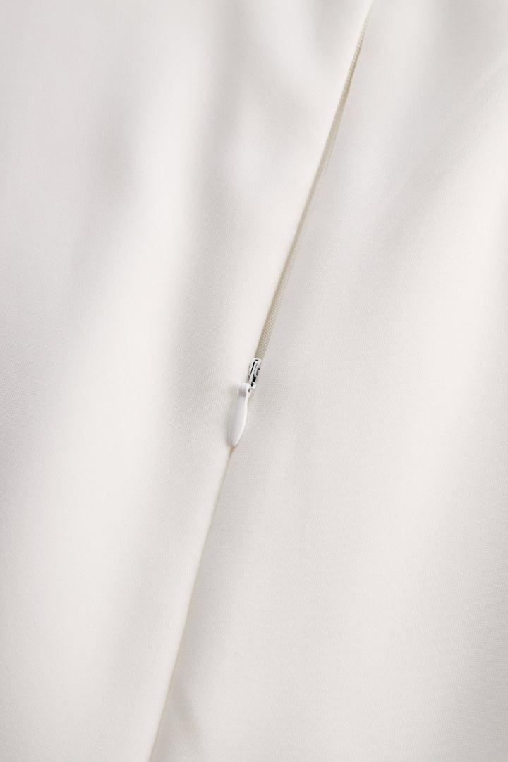 Rochie Creion Elegantă Albă cu Decupaj