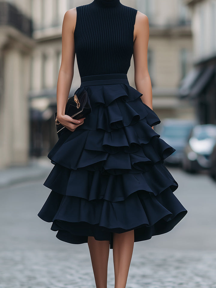 Rochie midi fără mâneci, cu gât înalt și volane